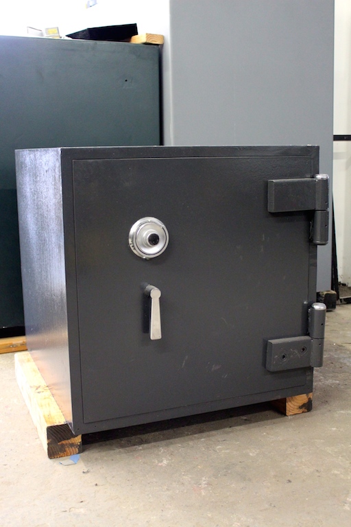 Used 2424 TL30 Equivalent High Security Steel Plate Safe lackasafe